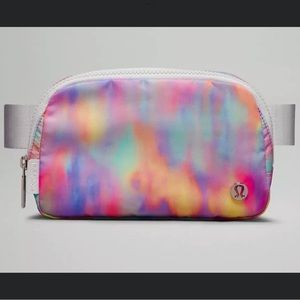 ⭐️BRAND NEW WITH TAGS Lululemon belt bag⭐️
